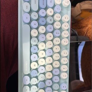 Bluetooth Wirless Keyboard